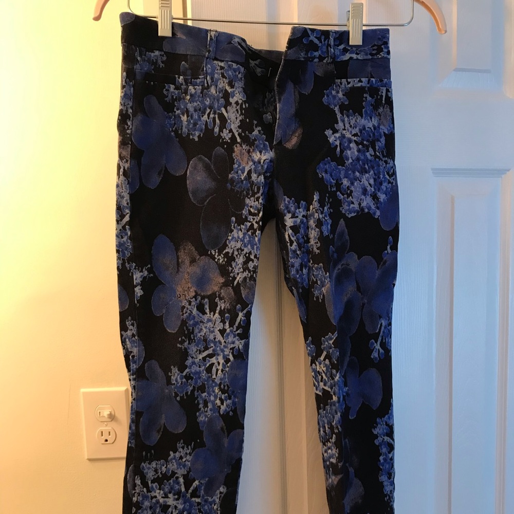 Ankle length floral printed pants